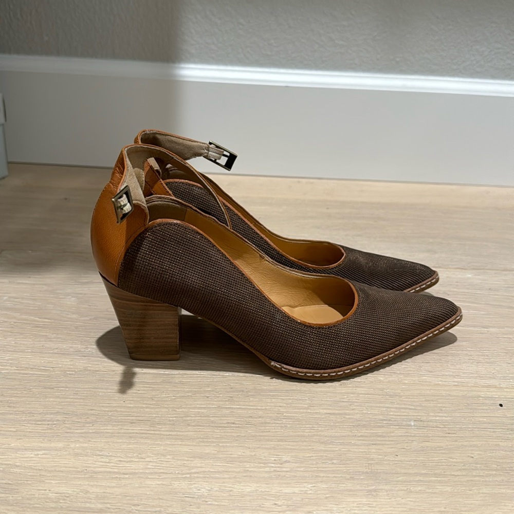 Sundance pointed heels